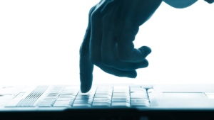 Junto con Access Now y otras organizaciones internacionales pedimos a la Comisión Europea que regula la competencia que evite monopolios de las grandes plataformas digitales