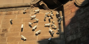 Nos preguntamos por qué es tan difícil averiguar cómo y cuándo se modificará ley que concierne los datos privados de toda la población (llevamos más de 6 meses intentándolo)